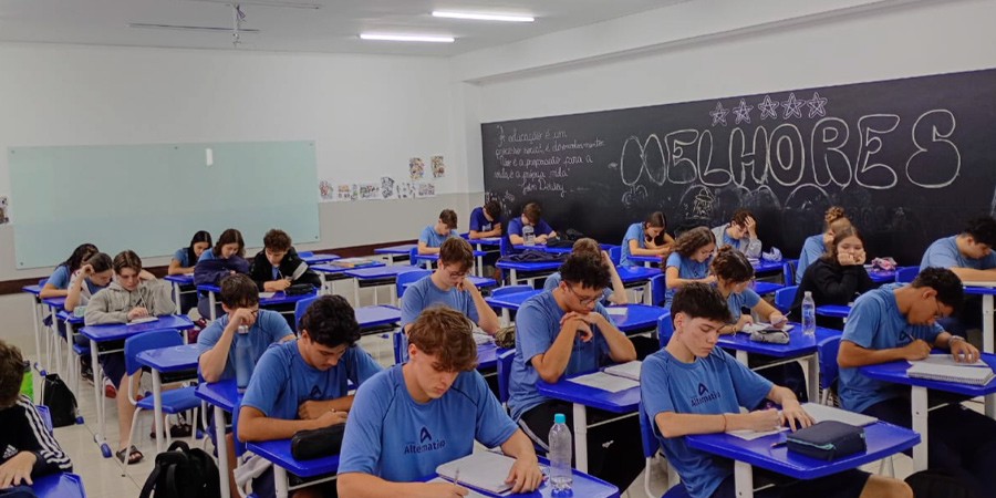 Estudantes durante o Aulão sobre Linguagem